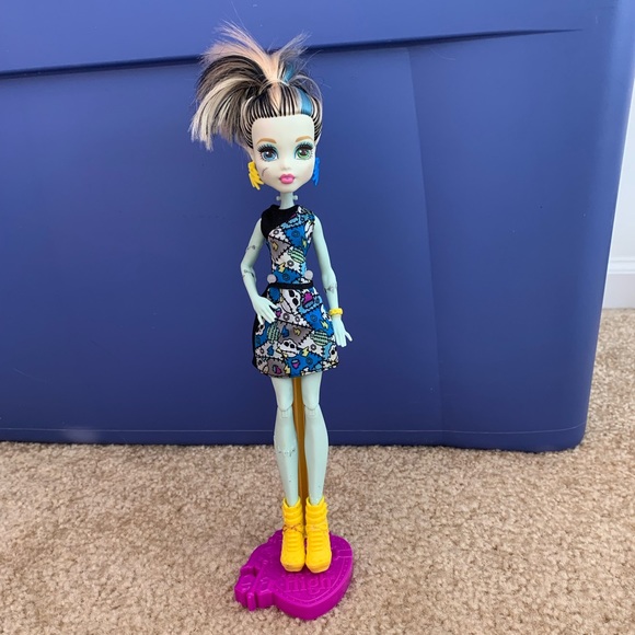 MONSTER HIGH FRANKIE STEIN “HOW DO YOU BOO” DOLL - Picture 1 of 7